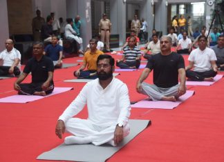 ‘रोज योग करूया…निरोगी राहूया’ – मुख्यमंत्री एकनाथ शिंदे