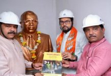 मंत्री अनुराग ठाकूर यांची इंदू मिलमधल्या डॉ. आंबेडकर स्मारकाला भेट