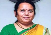 विधानसभा उपसभापती नीलम गोऱ्हे यांनी पक्षांतर केल्याने त्यांना अपात्र ठरवावं अशी शिवसेनेच्या ठाकरे गटाची मागणी