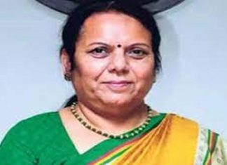 विधानसभा उपसभापती नीलम गोऱ्हे यांनी पक्षांतर केल्याने त्यांना अपात्र ठरवावं अशी शिवसेनेच्या ठाकरे गटाची मागणी