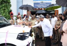 पालकमंत्र्यांच्या हस्ते पिंपरी चिंचवड पोलिस आयुक्तालयाच्या नवीन वाहनांचे लोकार्पण