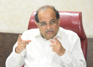 गायीच्या दुधाला प्रतिलिटर ३४ रुपयांचा किमान दर – दुग्धविकास मंत्री राधाकृष्ण विखे-पाटील