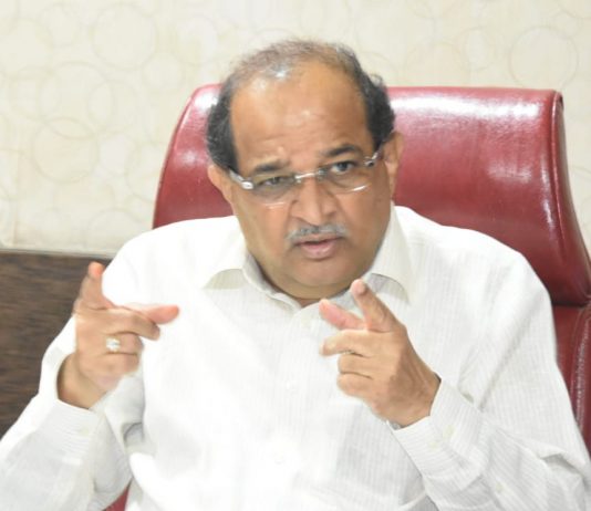 गायीच्या दुधाला प्रतिलिटर ३४ रुपयांचा किमान दर – दुग्धविकास मंत्री राधाकृष्ण विखे-पाटील