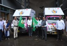 जिल्हाधिकारी डॉ. राजेश देशमुख यांच्या हस्ते प्रधानमंत्री पीक विमा योजनेच्या प्रचार रथाचा शुभारंभ