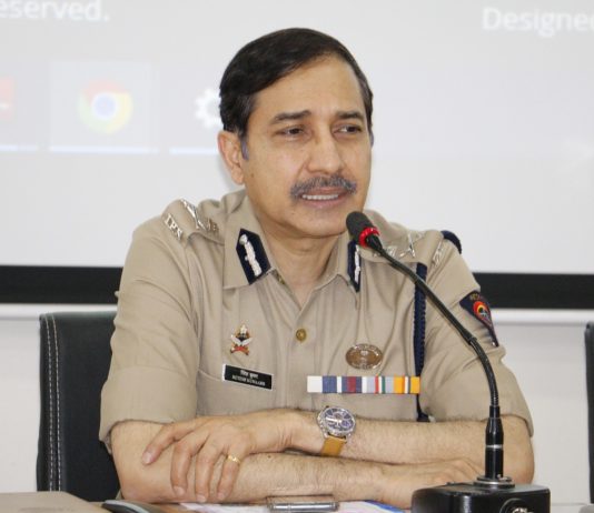 सुरक्षित वाहतूकीसाठी स्कूल बस नियमावलीचे काटेकोर पालन व्हावे – पोलीस आयुक्त रितेश कुमार