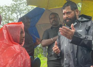 मुख्यमंत्री एकनाथ शिंदे यांनी स्वत:च केले बचाव कार्याचे नेतृत्व; इर्शाळवाडी येथे ठोकला दिवसभर तळ
