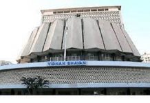 विधानसभेत कामगारांच्या मुद्यावर विरोधक आक्रमक