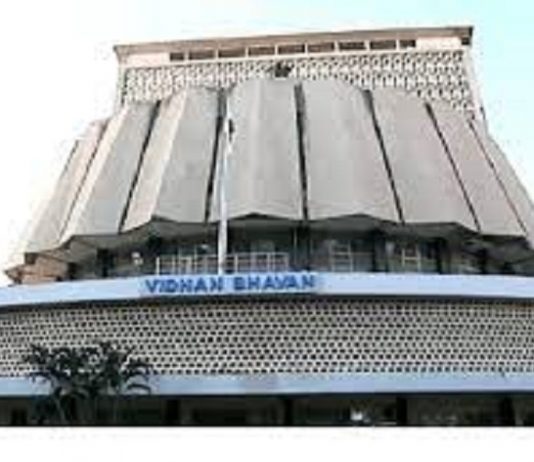 विधानसभेत कामगारांच्या मुद्यावर विरोधक आक्रमक