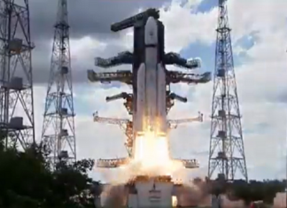 महत्त्वाकांक्षी चांद्रयान-तीन अंतराळात झेपावलं