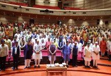 विरोधक दिशाहीन असल्याची प्रधानमंत्री नरेंद्र मोदी यांची टीका