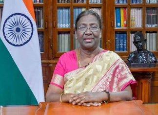 संवैधानिक मूल्यांच्या संवर्धनासाठी उच्च शिक्षणसंस्था हे चांगलं व्यासपीठ असल्याचं राष्ट्रपती द्रौपदी मुर्मू यांचं अभ्यागत परिषदेत प्रतिपादन