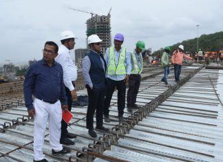 चांदणी चौक येथील परिसरातील रस्त्याच्या कामांची जिल्हाधिकारी डॉ. राजेश देशमुख यांनी केली पाहणी