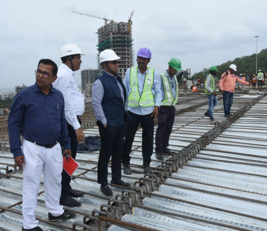 चांदणी चौक येथील परिसरातील रस्त्याच्या कामांची जिल्हाधिकारी डॉ. राजेश देशमुख यांनी केली पाहणी