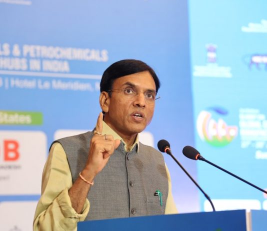 भारत जगाचं औषधालय बनल असून, आता जगाचा उत्पादक बनण्याची वेळ आली आहे – डॉ. मनसुख मांडवीय