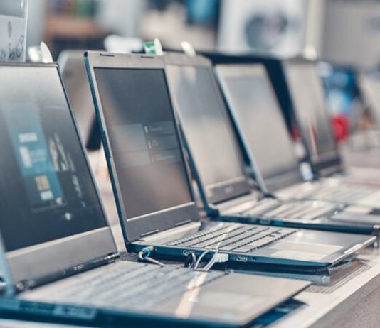 लॅपटॉप, टॅब्लेट्स आणि वैयक्तिक संगणकांच्या आयातीकरता येत्या एक नोव्हेंबरपासून वैध परवाना बाळगणं आवश्यक