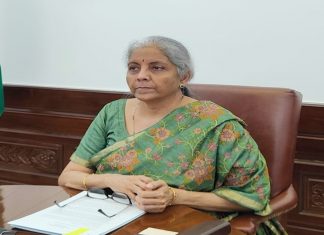 परदेशी गुंतवणुकीला प्रोत्साहन देण्यासाठी सरकारचं गुंतवणुकदारस्नेही धोरण – केंद्रीय अर्थमंत्री