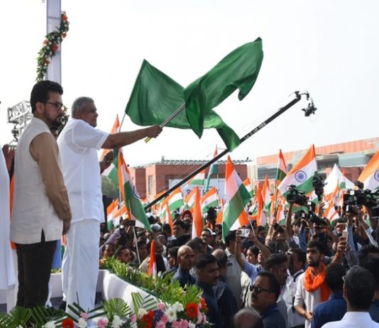 स्वातंत्र्य दिन सोहळ्याच्या पार्श्वभूमीवर राजधानी दिल्लीत तिरंगा बाईक यात्रेचं आयोजन