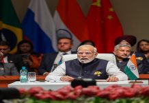 पाच देशांच्या ब्रिक्स संघटनेचा विस्तार करुन आणखी ६ देशांचा समावेश करण्याचा दक्षिण आफ्रिकेत झालेल्या परिषेदत निर्णय