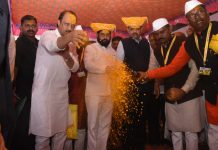 ‘येळकोट येळकोट जय मल्हार’ च्या जयघोषात मुख्यमंत्री आणि उपमुख्यमंत्र्यांनी घेतले मल्हारी मार्तंडाचे दर्शन