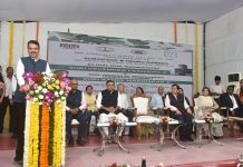 मुंबईला आंतरराष्ट्रीय शाश्वत शहर बनविण्याचा प्रयत्न करुया ! – उपमुख्यमंत्री देवेंद्र फडणवीस यांचे प्रतिपादन