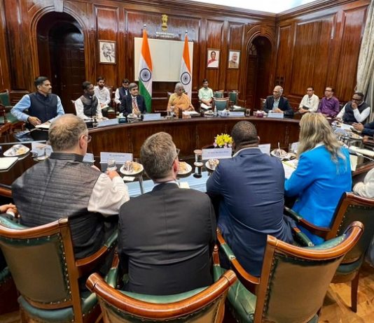 भारताच्या सर्व क्षेत्रांतल्या वेगवान विकासाचं जागतिक बँक समूहाच्या कार्यकारी संचालकांनी केलं कौतुक