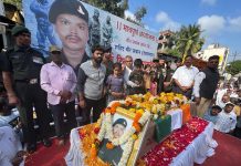 शहीद जवान दिलीप ओझरकर यांच्या पार्थिवावर शासकीय इतमामात अंत्यसंस्कार