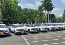 जनतेला आरोग्य सुविधा तातडीने पुरविता याव्यात यासाठी आरोग्य मंत्री डॉ तानाजी सावंत यांच्या हस्ते ४६ वाहनांचे हस्तांतरण