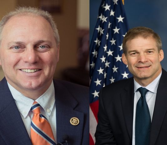 अमेरिकेच्या हाऊस ऑफ रिप्रेझेंटेटिव्हचे सभापती केविन मॅकार्थी यांची पदावरून गच्छंती झाल्यानंतर सभापतीपदाच्या शर्यतीने घेतला वेग