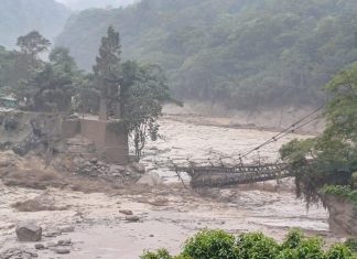 सिक्कीममधील पुरात १४ जणांचा मृत्यू, १०२ जण बेपत्ता