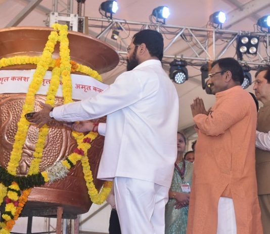 राज्यभरातून आलेल्या ४१४ कलशांचं मुंबईत ऑगस्ट क्रांती मैदानावर पूजन