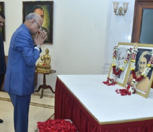 राजभवनात राज्यपाल रमेश बैस आणि उपमुख्यमंत्री देवेंद्र फडनवीस यांनी सरदार पटेल यांच्या प्रतिमेला पुष्पांजली अर्पण करून केलं अभिवादन