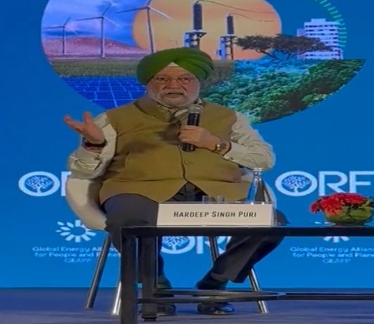 पेट्रोल आणि डिझेलच्या दरांवर गेलं दीड वर्ष नियंत्रण ठेवण्यात सरकारला यश