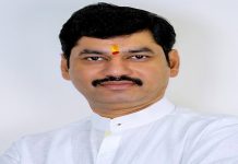 बीडमधील हिंसाचार हे मोठे षडयंत्र असून याची एसआयटी चौकशी व्हावी, अशी धनंजय मुंडे यांची मागणी