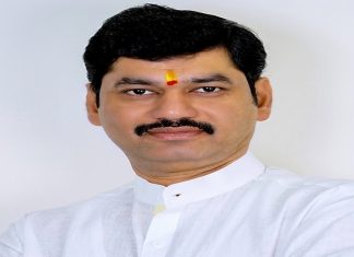 बीडमधील हिंसाचार हे मोठे षडयंत्र असून याची एसआयटी चौकशी व्हावी, अशी धनंजय मुंडे यांची मागणी