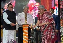 केंद्रीय अर्थमंत्री निर्मला सीतारामन यांच्या हस्ते गुजरातमधील वापी येथे 12 जीएसटी सेवा केंद्रांचे उदघाटन