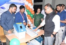 इलेक्ट्रॉनिक मतदान यंत्राच्या (ईव्हीएम) जनजागृती व प्रात्याक्षिक मोहिमेचा जिल्हाधिकारी डॉ. राजेश देशमुख यांच्या हस्ते शुभारंभ