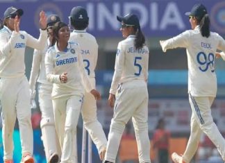 महिला क्रिकेटमधे इंग्लंडविरुद्धच्या कसोटी सामन्यात भारताचा इंग्लंडवर ३४७ धावांनी दणदणीत विजय