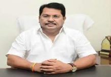 न्यायालयात न टिकणारे आरक्षण देऊन मराठा समाजाची फसवणूक केल्याचा विजय वडेट्टीवार यांचा आरोप